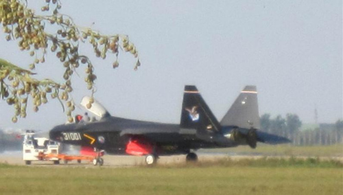 ��31������ܲ��ö�ײ���к�ǿ���������Ĺ�ʽ�ṹ�����ֽṹ�Խ��ػ�������Ž���ʽ�к�ǿ����Ӧ������