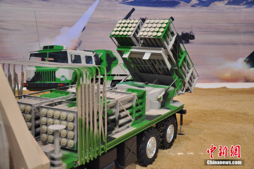 中国“卫士”系列远程多管火箭武器系统集中亮相珠海航展。 中国“卫士”系列远程多管火箭武器系统集中亮相珠海航展。