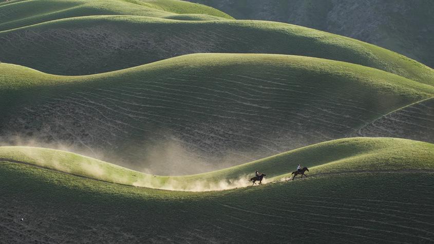 新疆伊犁喀拉峻人体草原独特风景