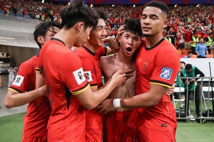 世预赛收官战 国足主场1比0战胜巴林队