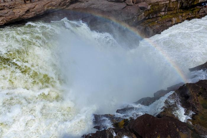 陕西壶口瀑布呈现别样壮美景观