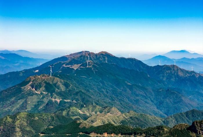 广西罗城：风力发电绘就壮美生态画卷