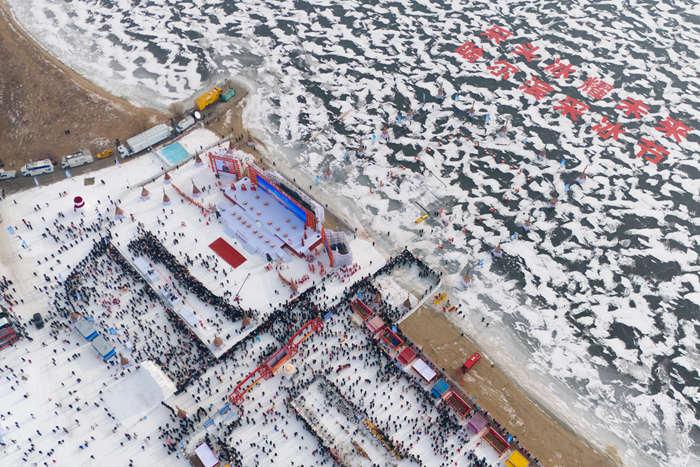 第六届哈尔滨采冰节启幕