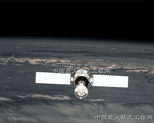 ͼ�����߰�������ķɴ���Ƭ