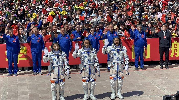 神舟二十号载人飞行任务航天员乘组出征仪式举行