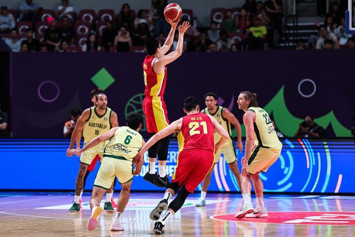 1分憾负澳大利亚队 中国男篮获得亚洲杯亚军