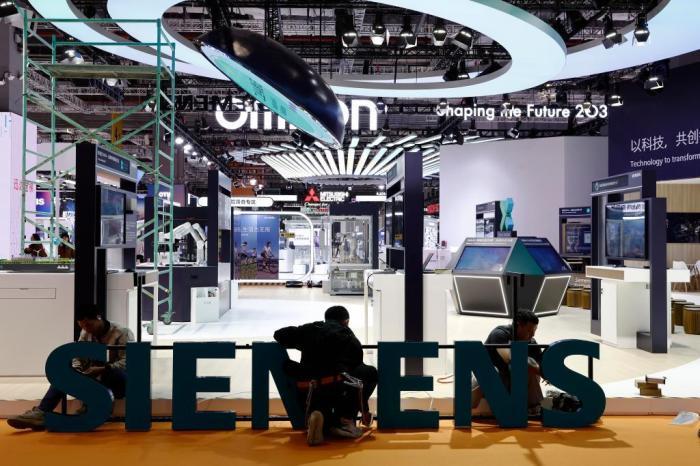 第八届进博会场馆布展工作进入尾声