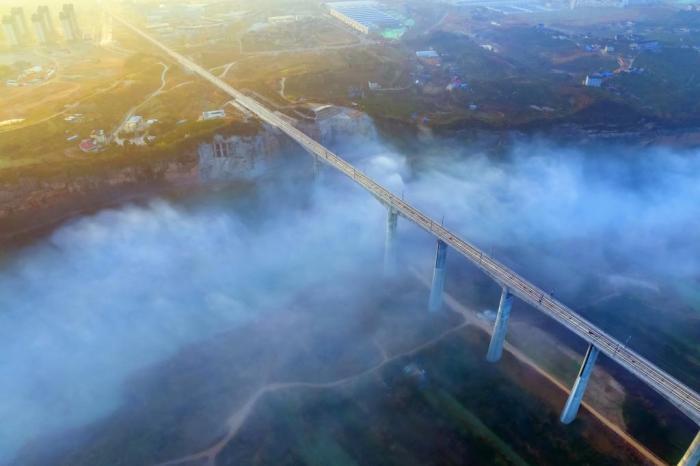 湖北宜昌：轻纱雾漫黄柏河