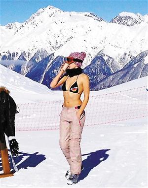 ����Ȥ��:Լ������TinderŮѡ�ִ����½��ͼ��